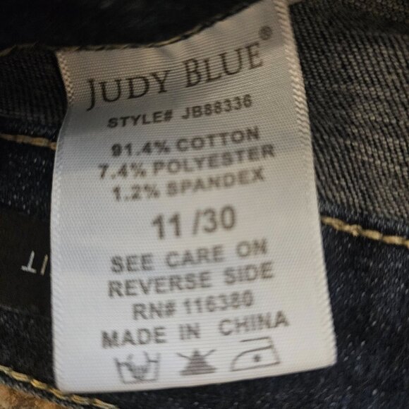 Judy Blue JB88336, Non-distressed Skinny Jeans size 11/30, Excellent Condition - Picture 3 of 4